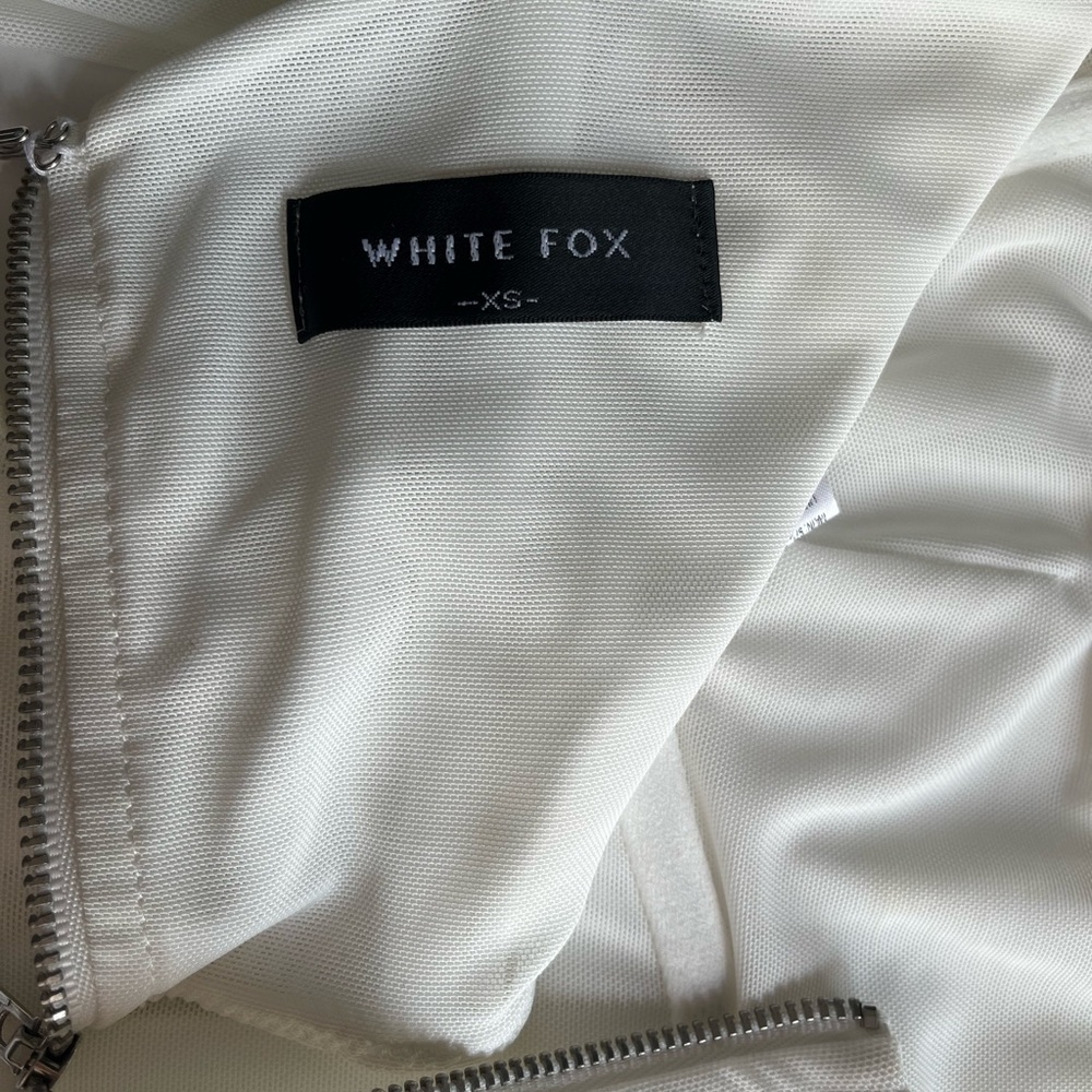White Fox Boutique More Than Basic Long Sleeve Bu… - image 6